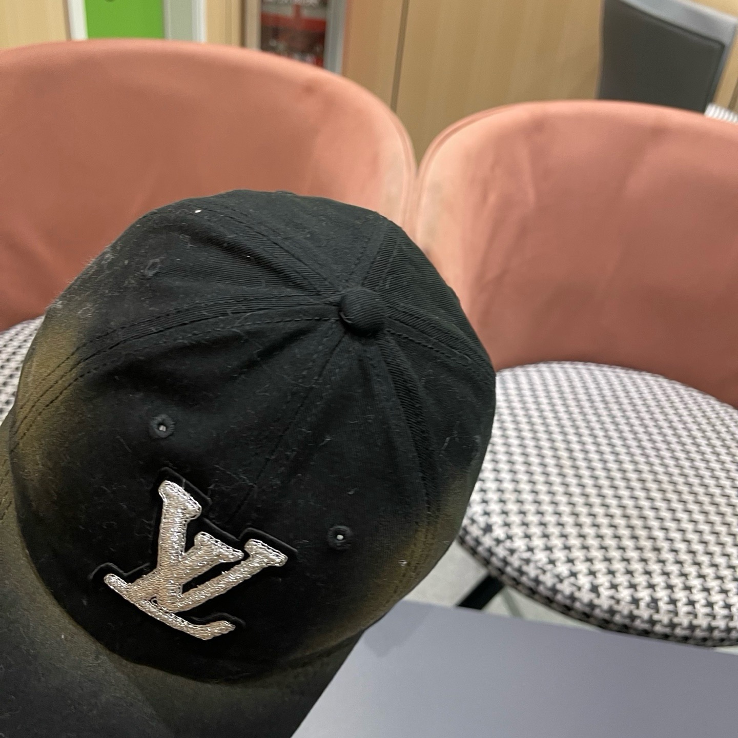 LV路易威登 新款棒球帽🧢火爆技术升级，更符合现在时尚小哥哥小姐姐的style，机场街拍超飒！