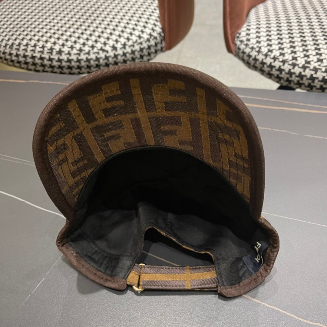 FENDI芬迪，新品棒球帽 代购版本！时尚潮流，高端做工！非一般的品质，细节看实拍哦
