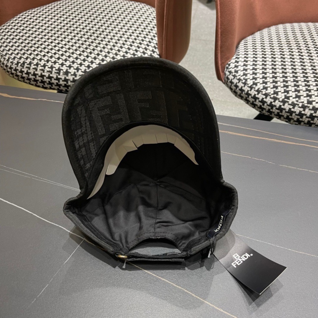 FENDI芬迪，新品棒球帽 代购版本！时尚潮流，高端做工！非一般的品质，细节看实拍哦