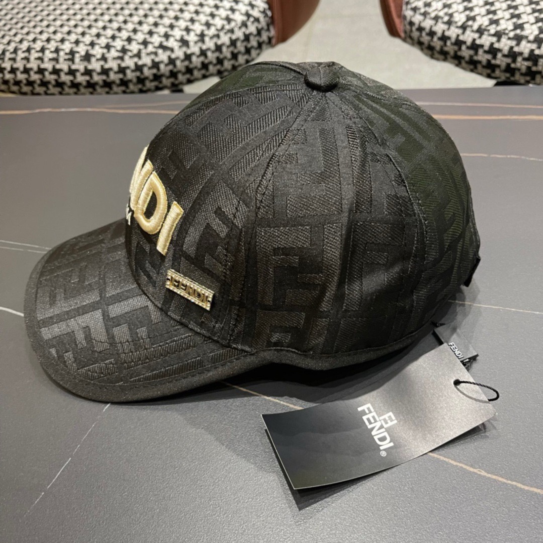 FENDI芬迪，新品棒球帽 代购版本！时尚潮流，高端做工！非一般的品质，细节看实拍哦