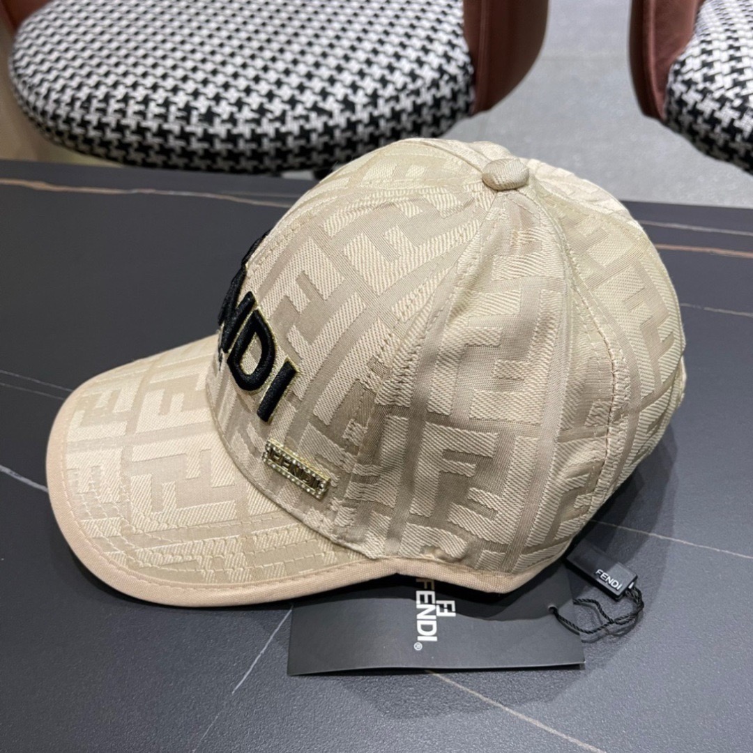 FENDI芬迪，新品棒球帽 代购版本！时尚潮流，高端做工！非一般的品质，细节看实拍哦