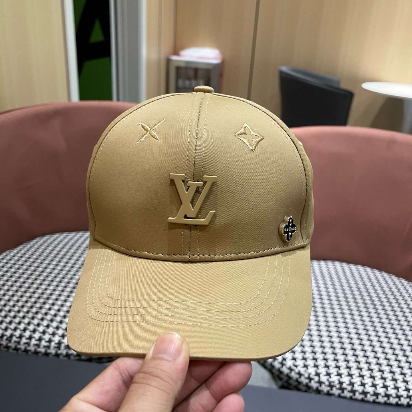 LV路易威登新款原单棒球帽，专柜1:1开模订制，原版帆布面料 轻盈透气！质量超赞，基础头围56，可调节。