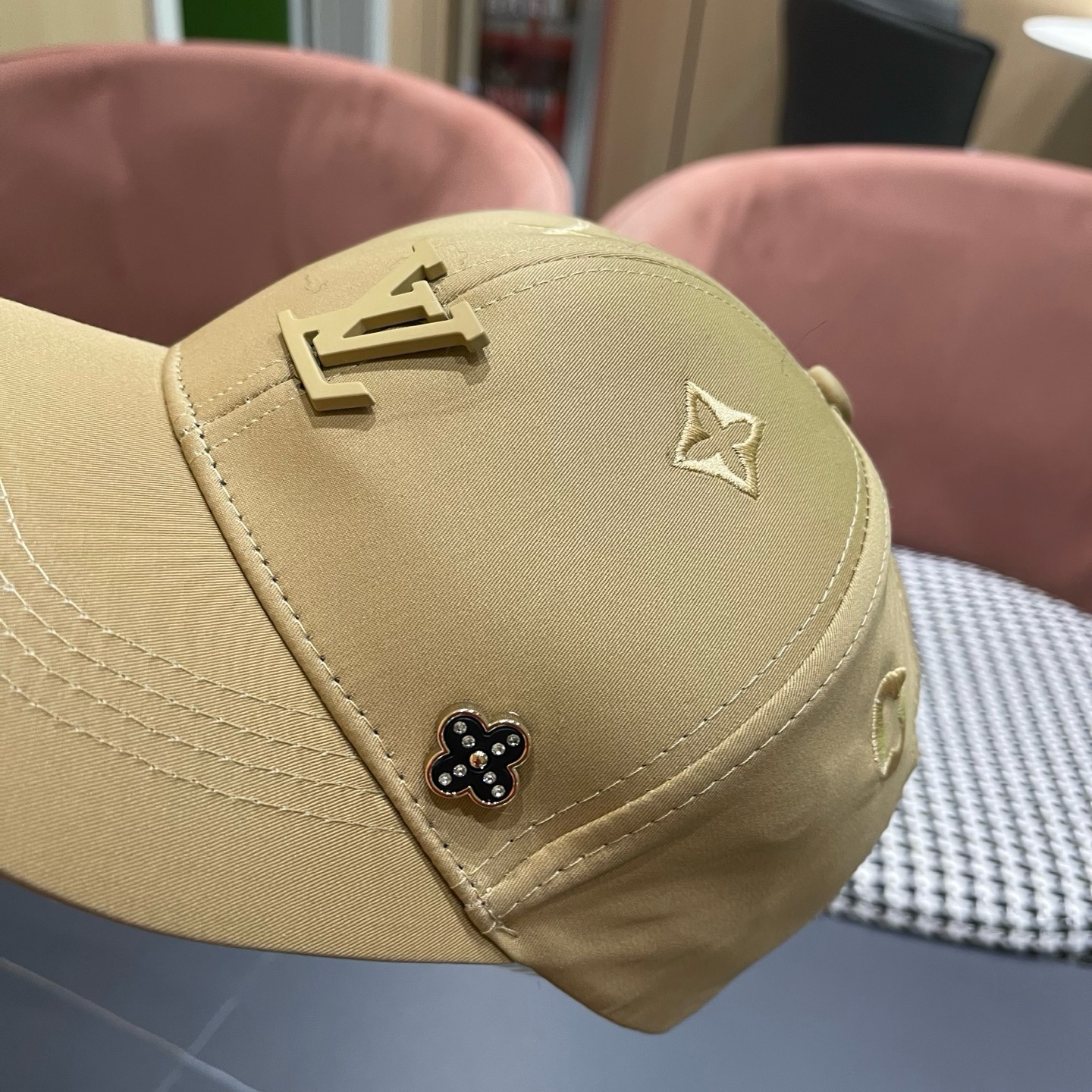 LV路易威登新款原单棒球帽，专柜1:1开模订制，原版帆布面料 轻盈透气！质量超赞，基础头围56，可调节。