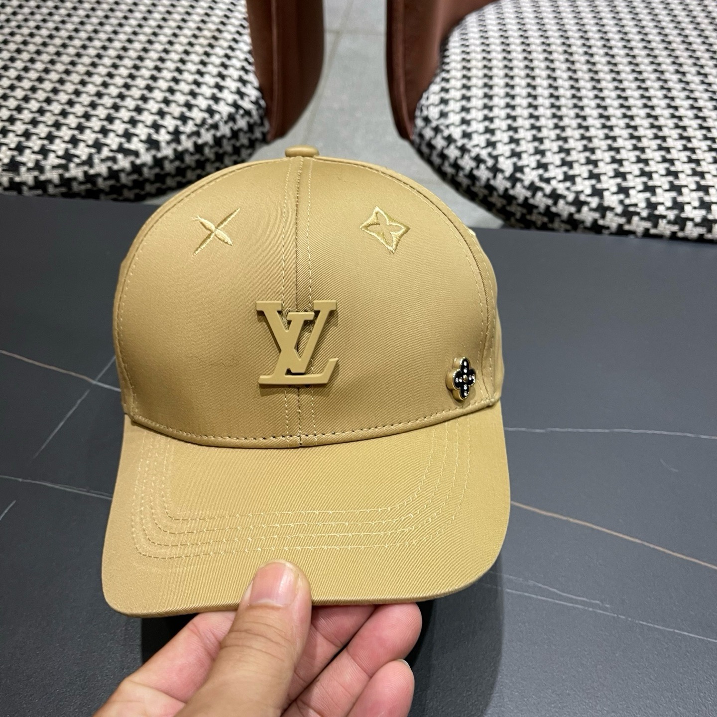 LV路易威登新款原单棒球帽，专柜1:1开模订制，原版帆布面料 轻盈透气！质量超赞，基础头围56，可调节。