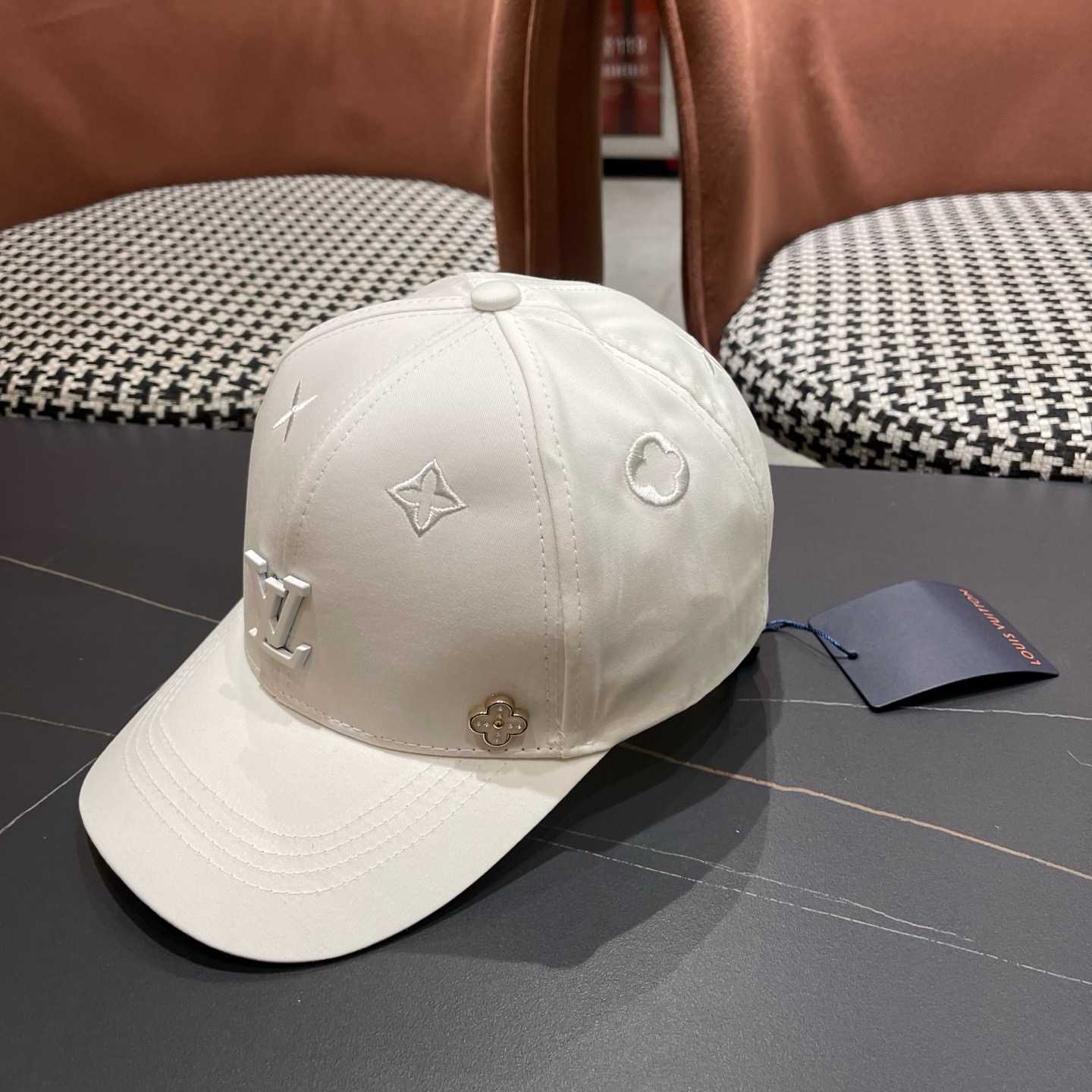 LV路易威登新款原单棒球帽，专柜1:1开模订制，原版帆布面料 轻盈透气！质量超赞，基础头围56，可调节。