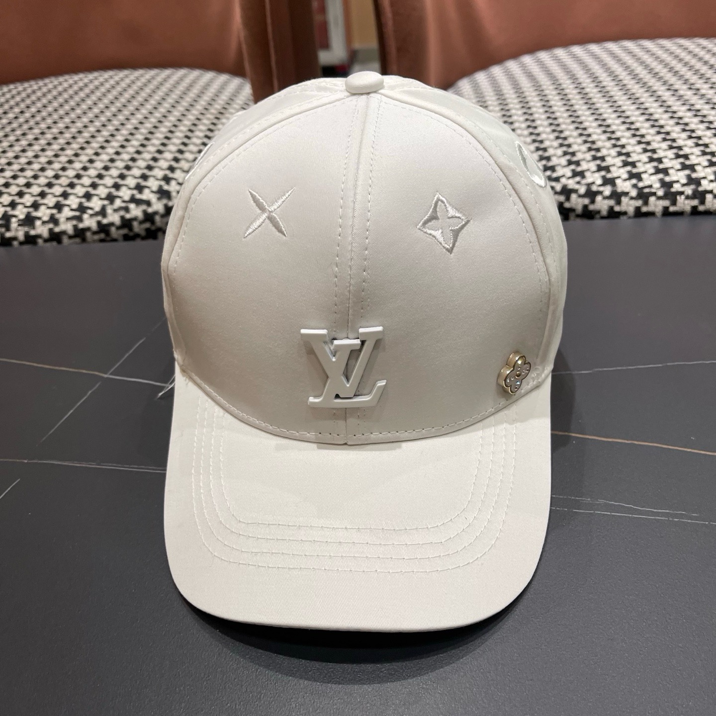 LV路易威登新款原单棒球帽，专柜1:1开模订制，原版帆布面料 轻盈透气！质量超赞，基础头围56，可调节。
