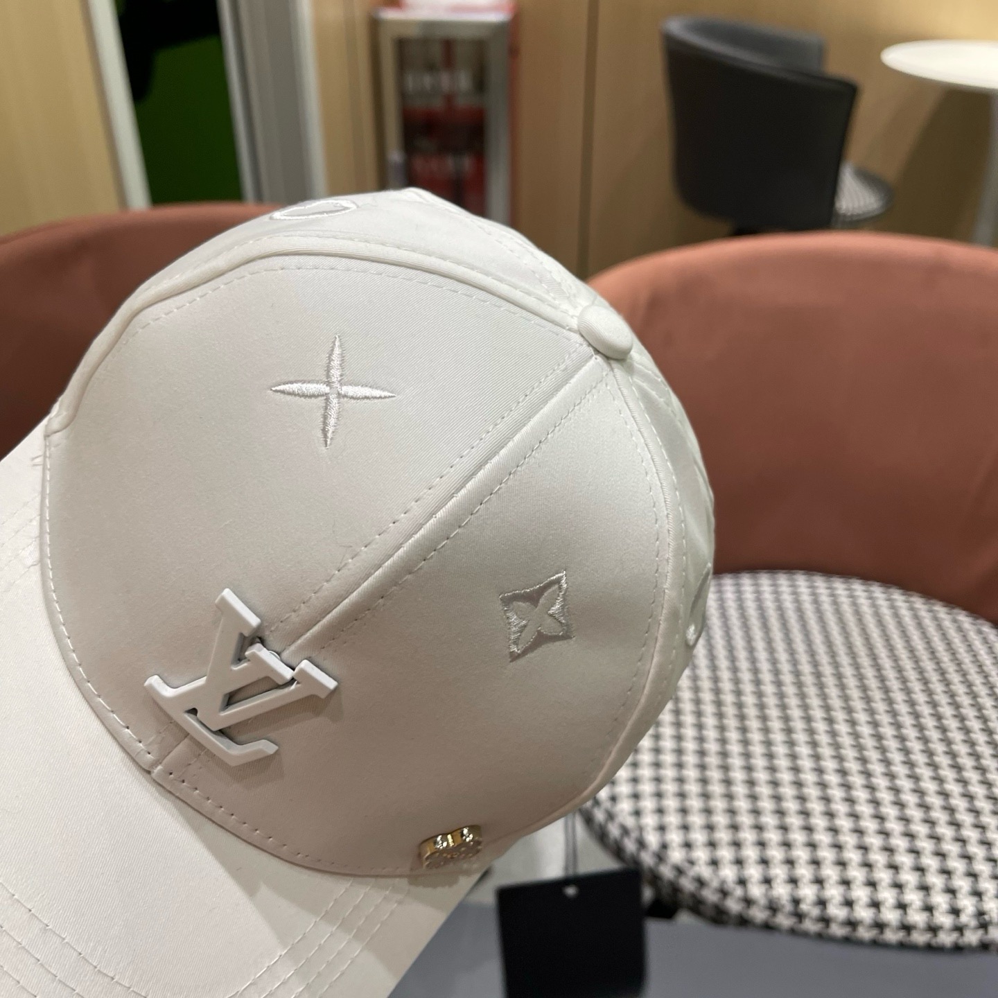 LV路易威登新款原单棒球帽，专柜1:1开模订制，原版帆布面料 轻盈透气！质量超赞，基础头围56，可调节。