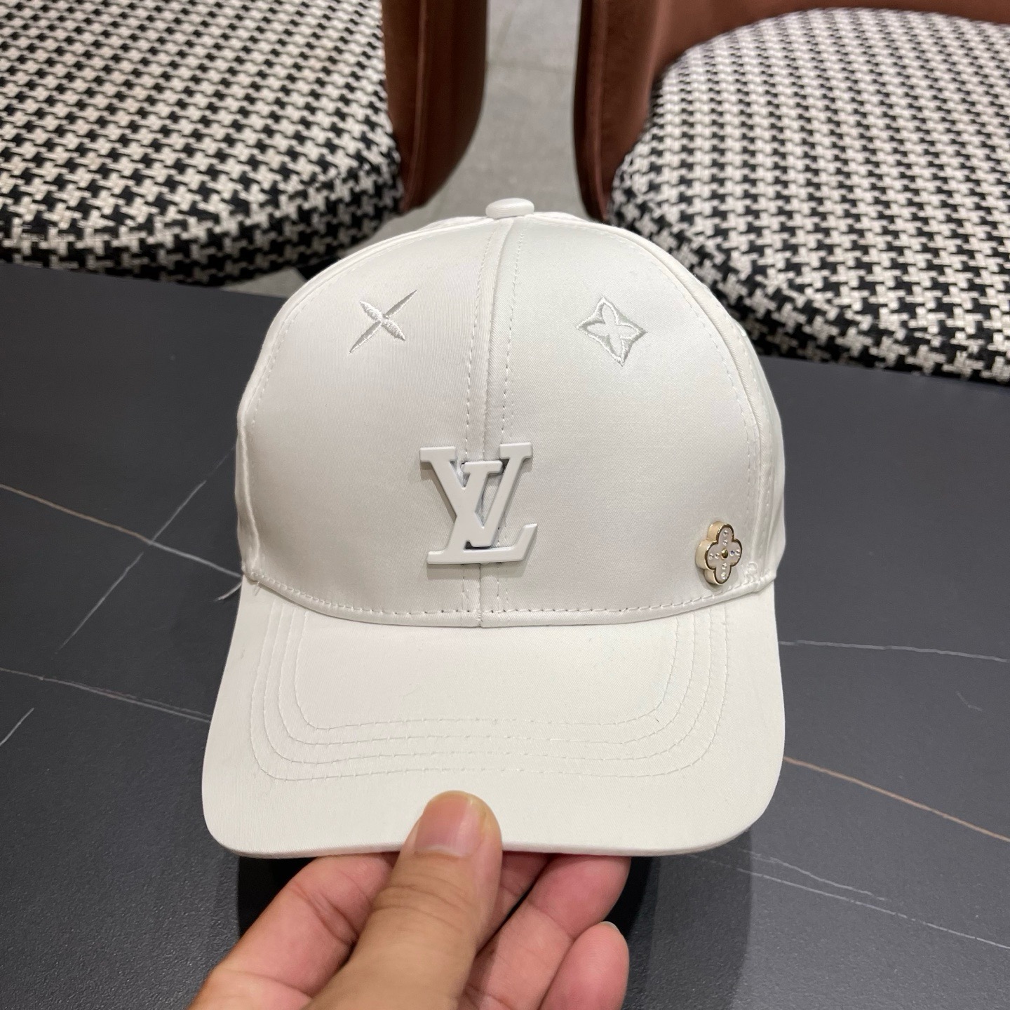 LV路易威登新款原单棒球帽，专柜1:1开模订制，原版帆布面料 轻盈透气！质量超赞，基础头围56，可调节。