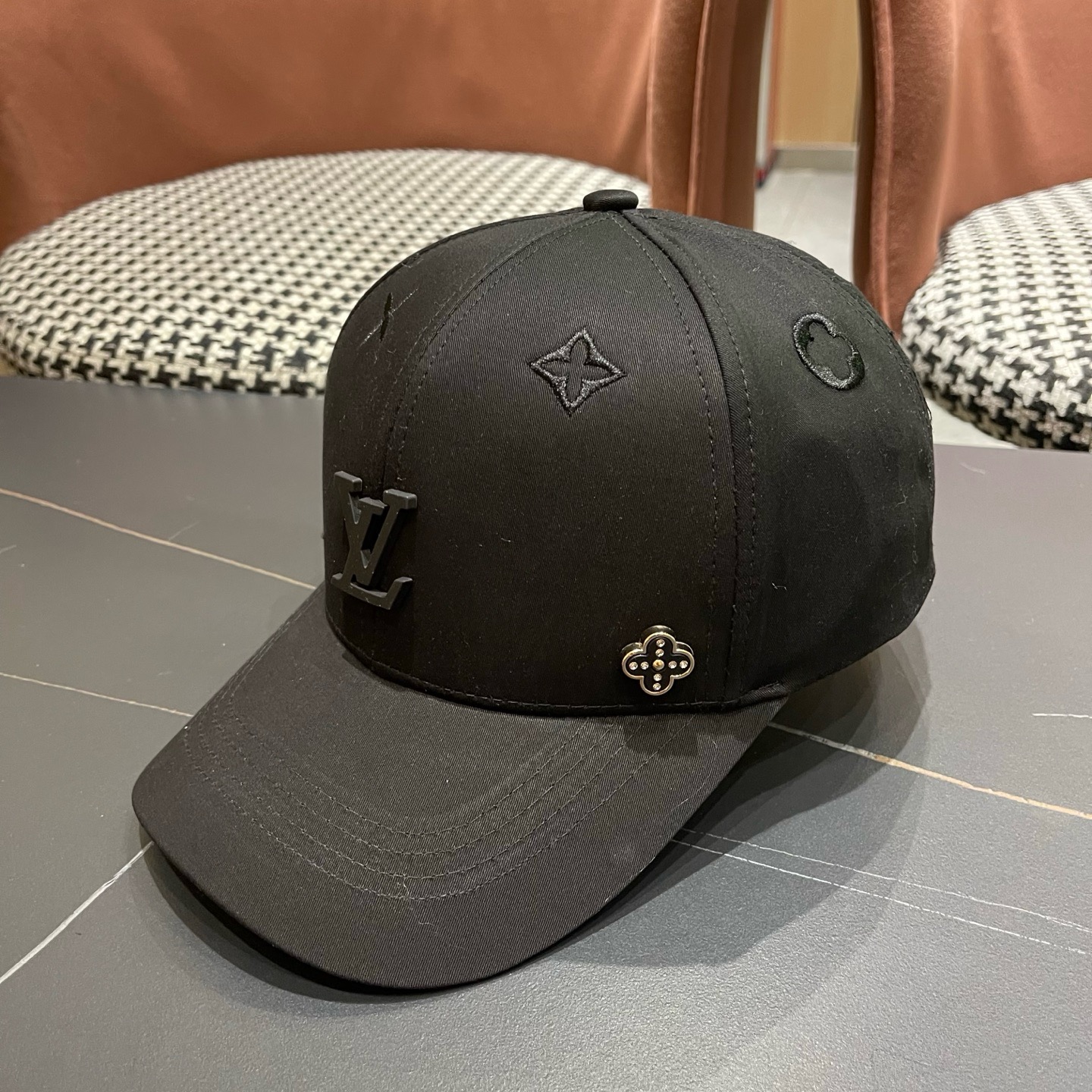 LV路易威登新款原单棒球帽，专柜1:1开模订制，原版帆布面料 轻盈透气！质量超赞，基础头围56，可调节。