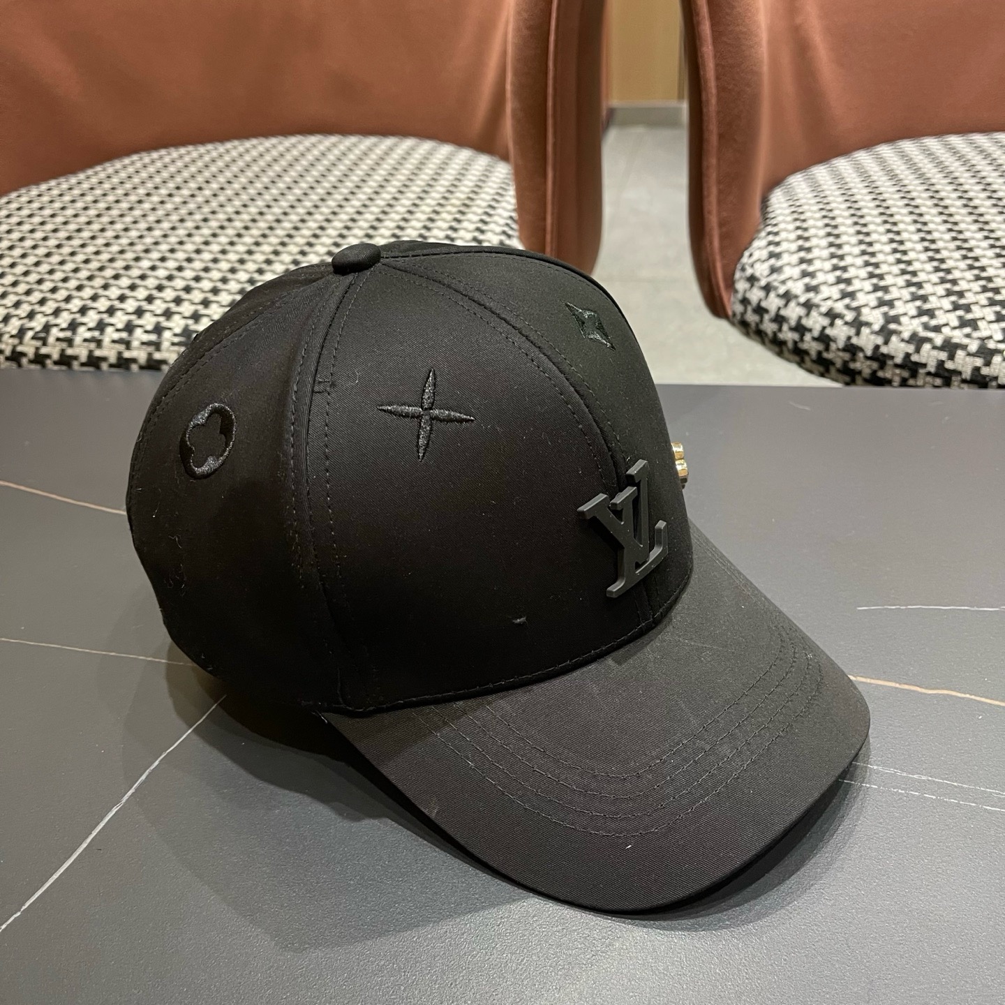 LV路易威登新款原单棒球帽，专柜1:1开模订制，原版帆布面料 轻盈透气！质量超赞，基础头围56，可调节。