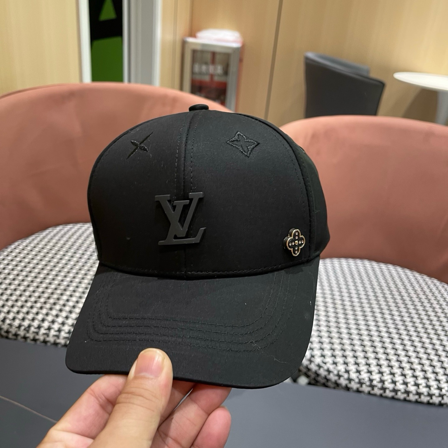 LV路易威登新款原单棒球帽，专柜1:1开模订制，原版帆布面料 轻盈透气！质量超赞，基础头围56，可调节。