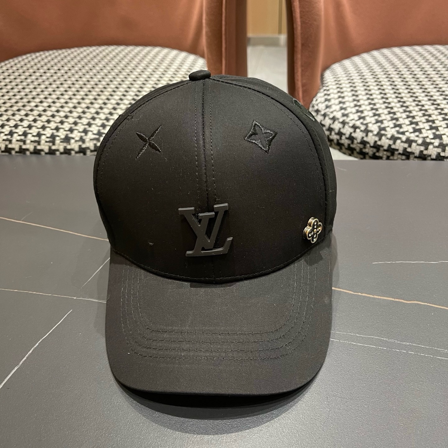 LV路易威登新款原单棒球帽，专柜1:1开模订制，原版帆布面料 轻盈透气！质量超赞，基础头围56，可调节。