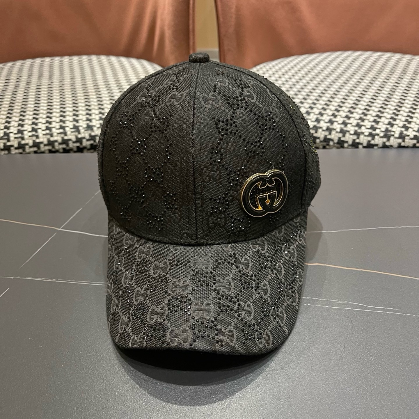 GUCCI古奇棒球帽 2025新款 工艺非常精美 带钻高档大气上档次！低调奢华，方便携带！