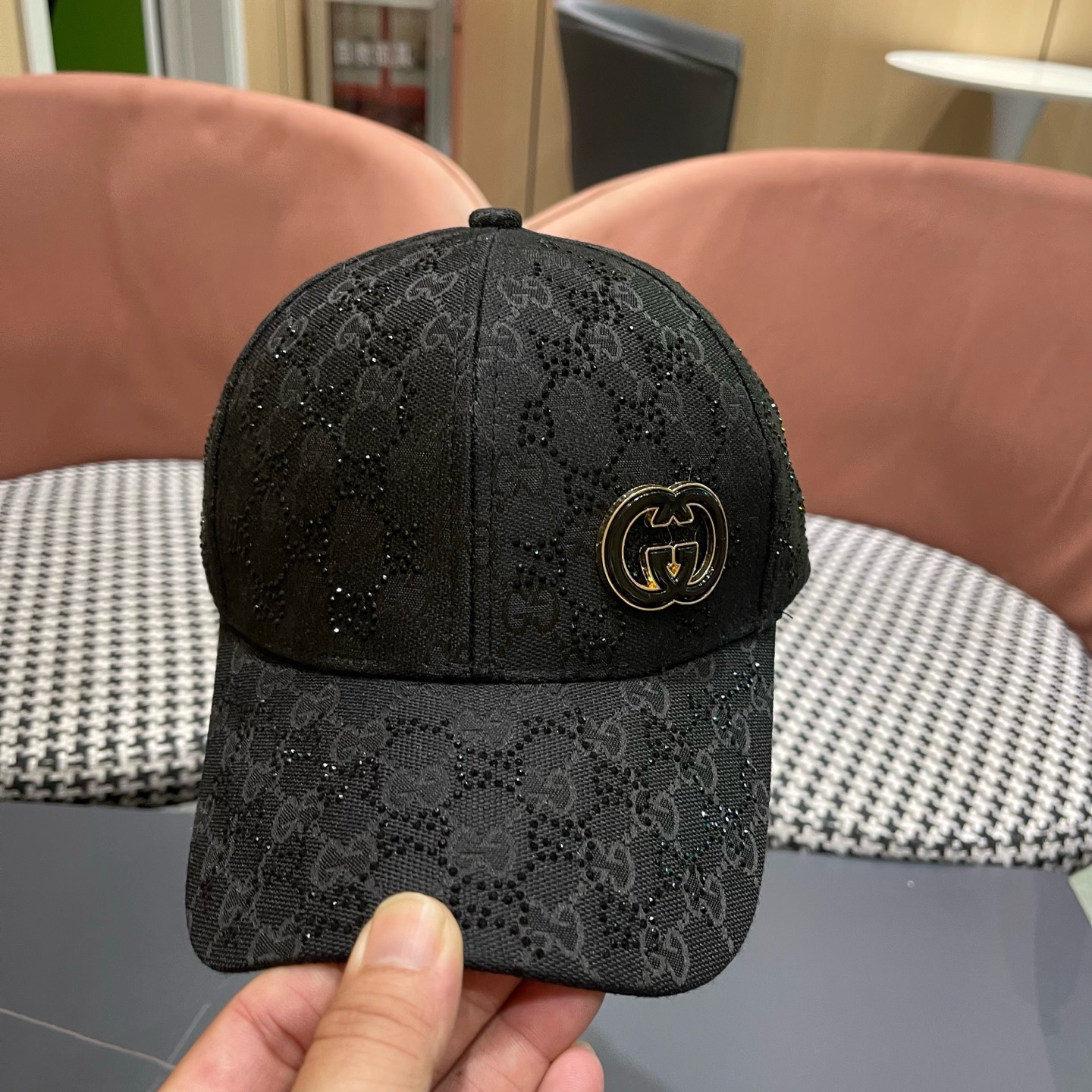 GUCCI古奇棒球帽 2025新款 工艺非常精美 带钻高档大气上档次！低调奢华，方便携带！