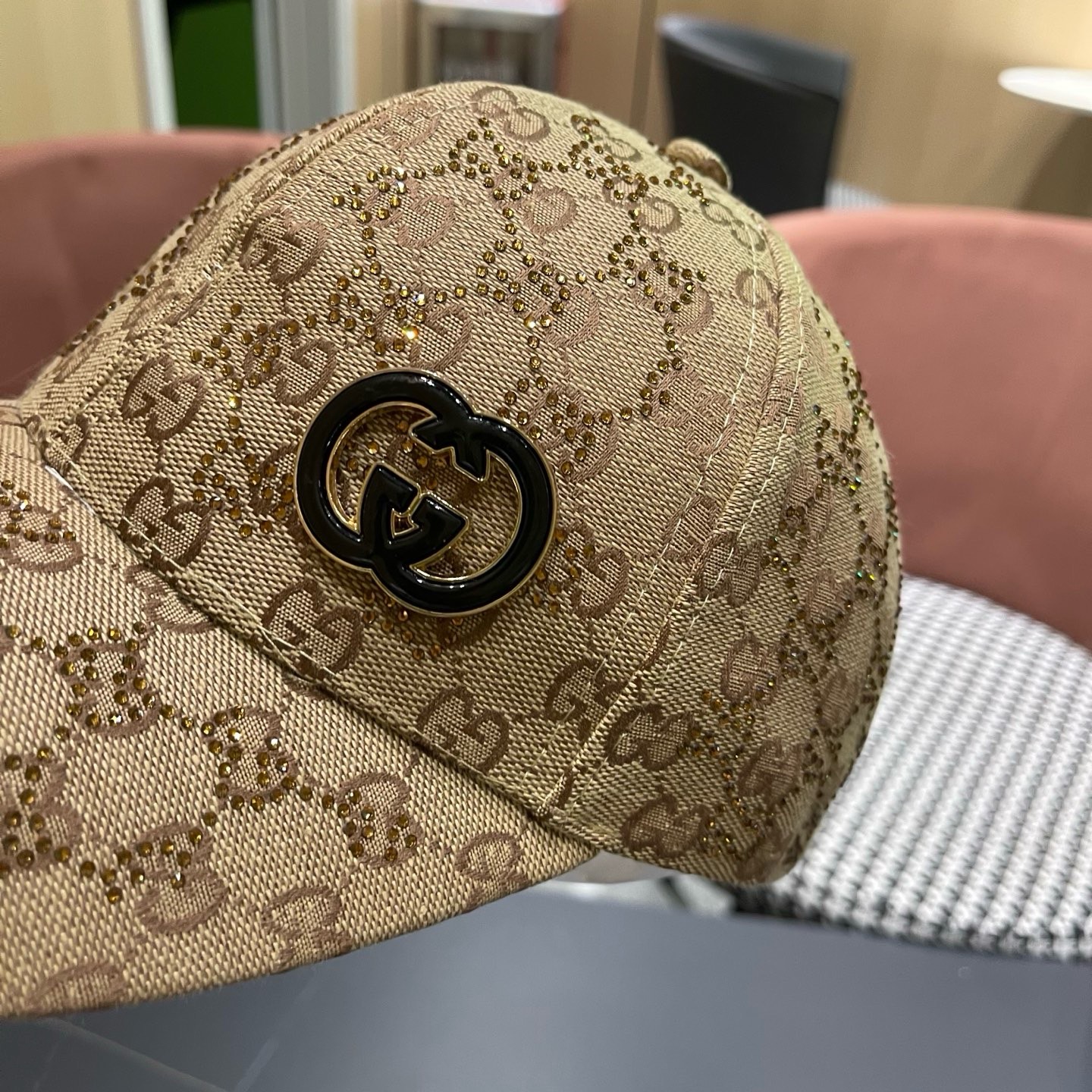 GUCCI古奇棒球帽 2025新款 工艺非常精美 带钻高档大气上档次！低调奢华，方便携带！