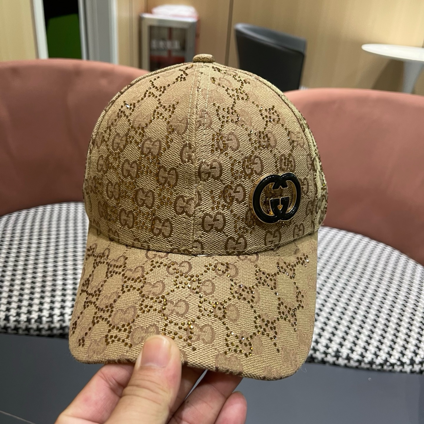 GUCCI古奇棒球帽 2025新款 工艺非常精美 带钻高档大气上档次！低调奢华，方便携带！