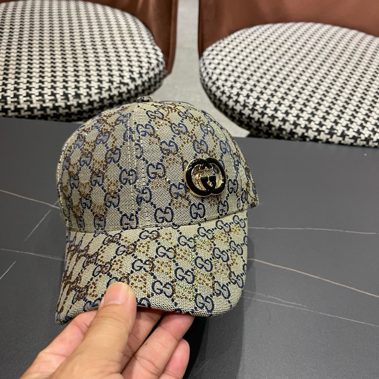 GUCCI古奇棒球帽 2025新款 工艺非常精美 带钻高档大气上档次！低调奢华，方便携带！