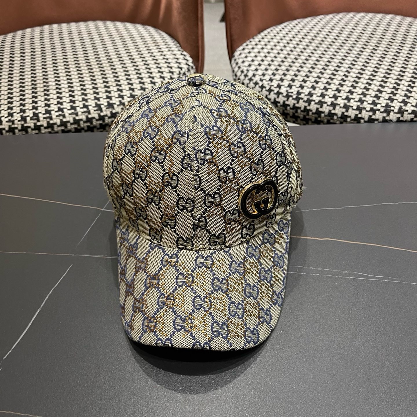 GUCCI古奇棒球帽 2025新款 工艺非常精美 带钻高档大气上档次！低调奢华，方便携带！
