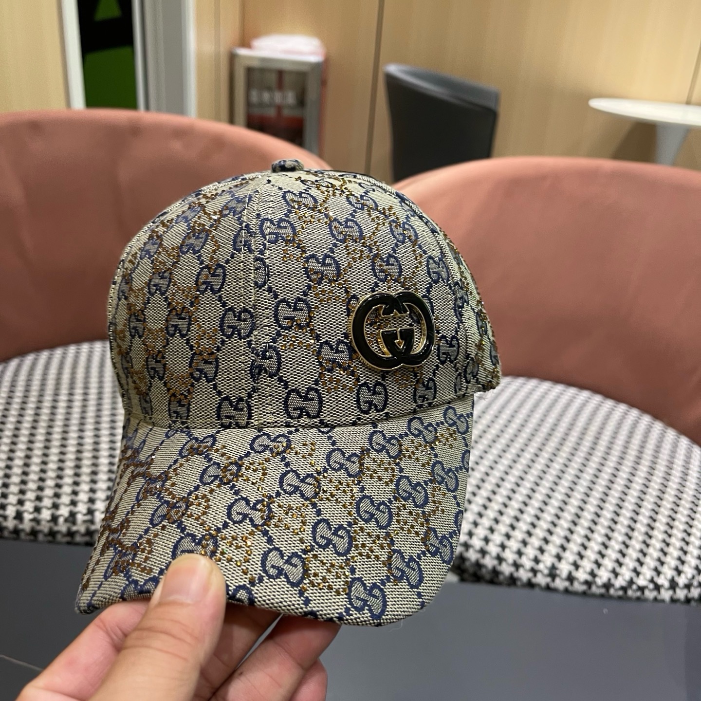 GUCCI古奇棒球帽 2025新款 工艺非常精美 带钻高档大气上档次！低调奢华，方便携带！