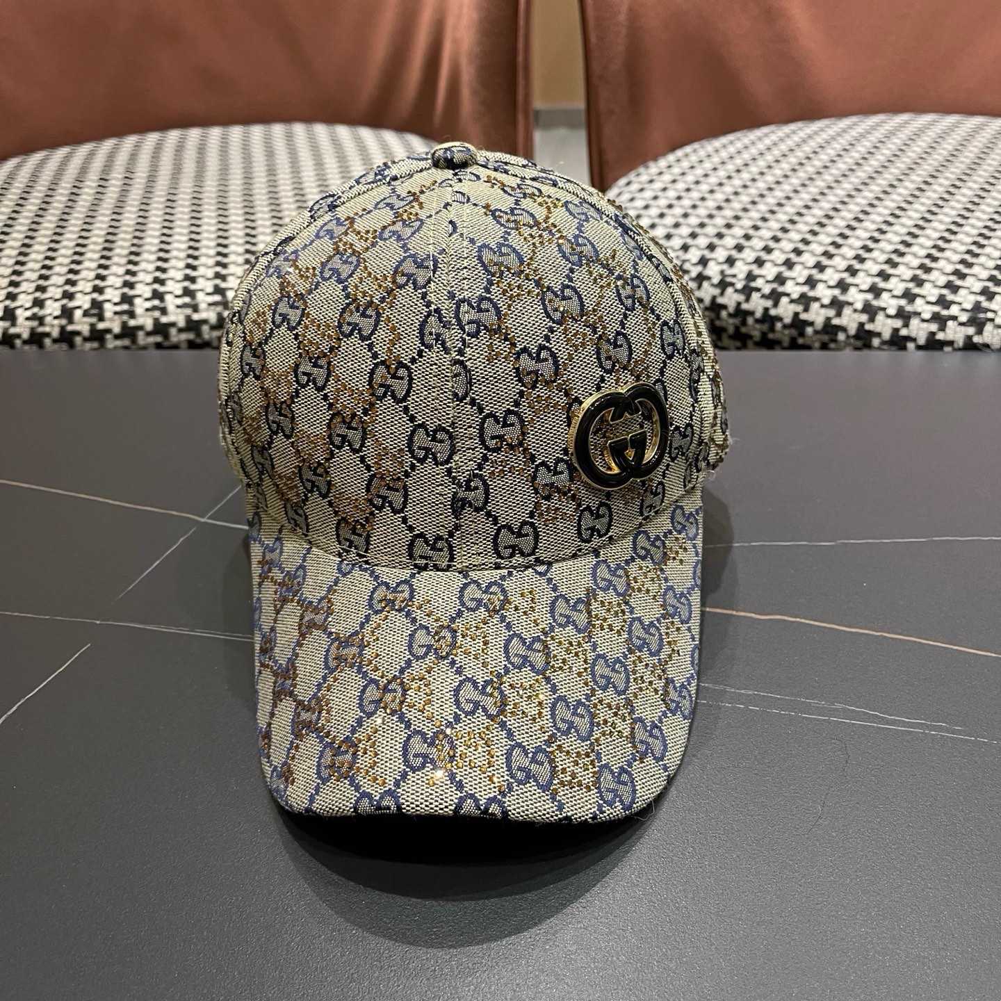 GUCCI古奇棒球帽 2025新款 工艺非常精美 带钻高档大气上档次！低调奢华，方便携带！