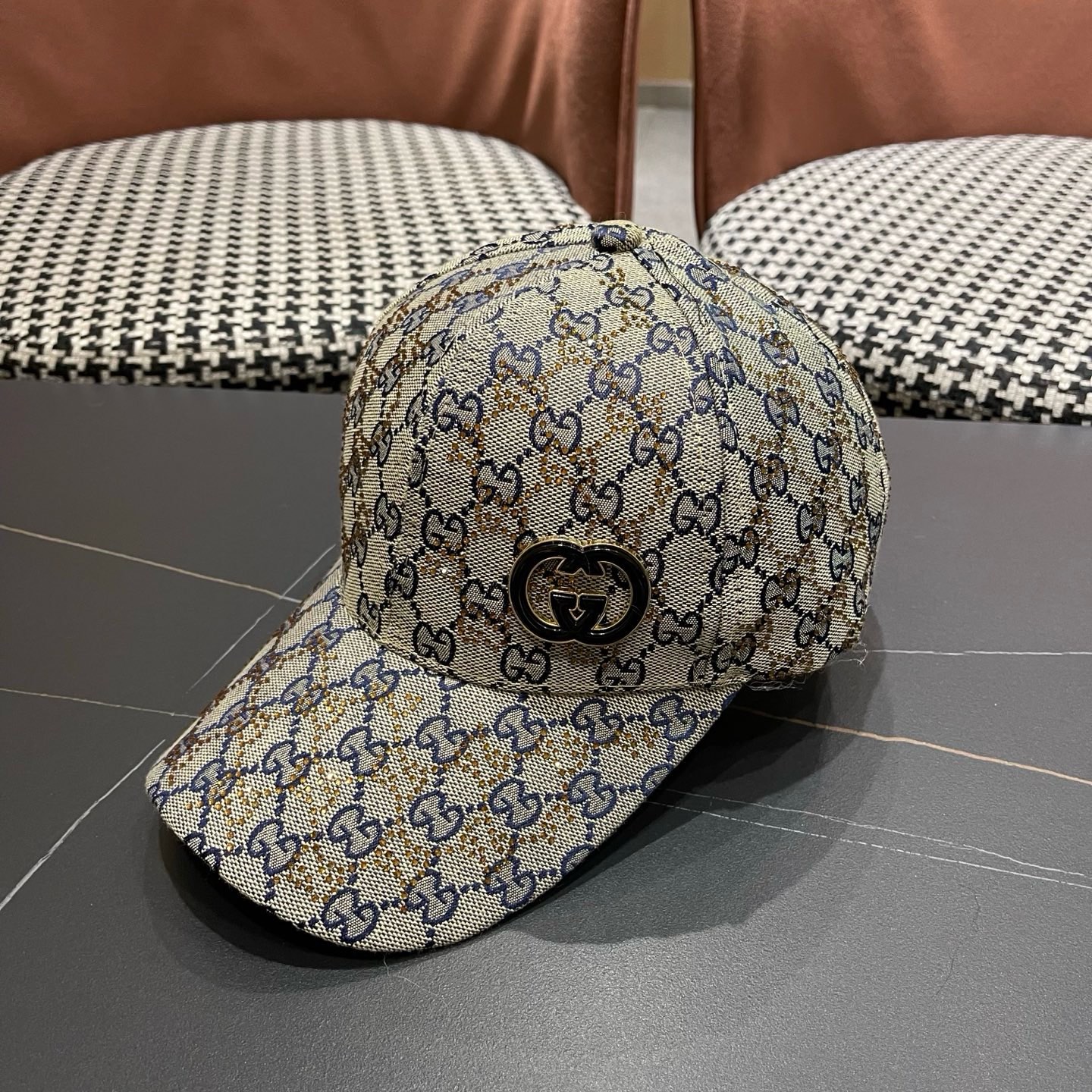 GUCCI古奇棒球帽 2025新款 工艺非常精美 带钻高档大气上档次！低调奢华，方便携带！