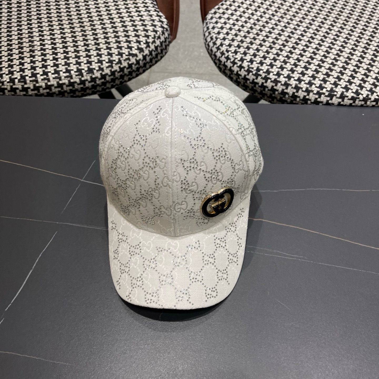 GUCCI古奇棒球帽 2025新款 工艺非常精美 带钻高档大气上档次！低调奢华，方便携带！