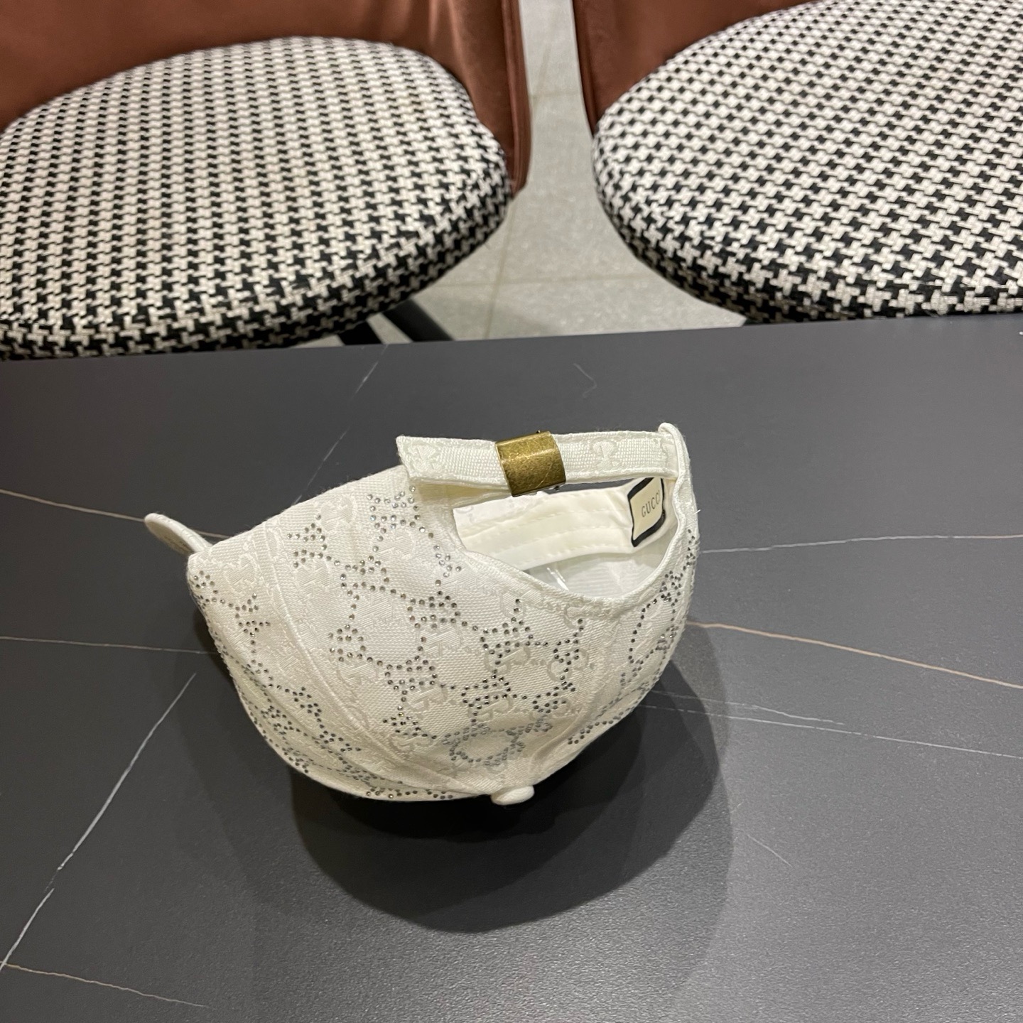 GUCCI古奇棒球帽 2025新款 工艺非常精美 带钻高档大气上档次！低调奢华，方便携带！