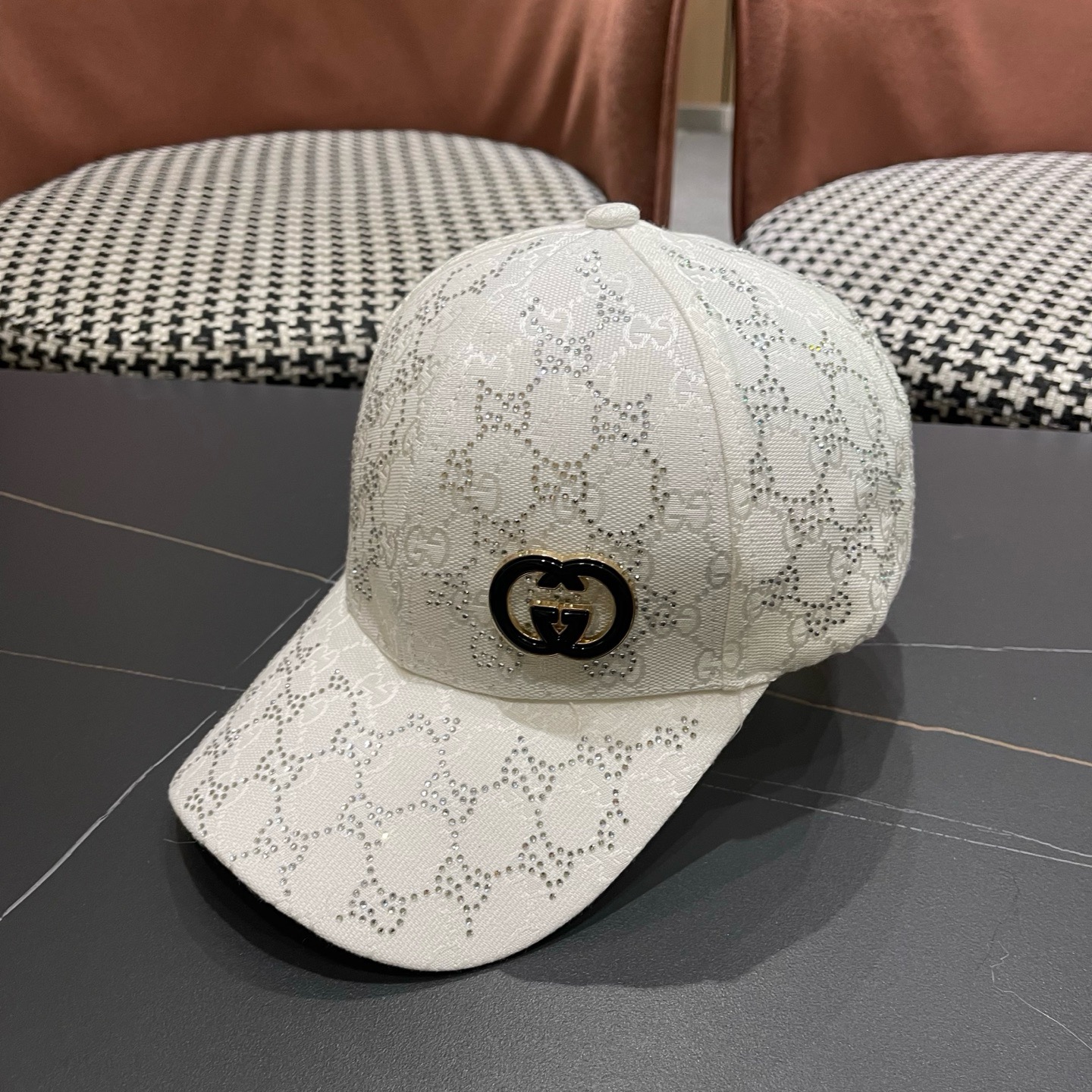 GUCCI古奇棒球帽 2025新款 工艺非常精美 带钻高档大气上档次！低调奢华，方便携带！