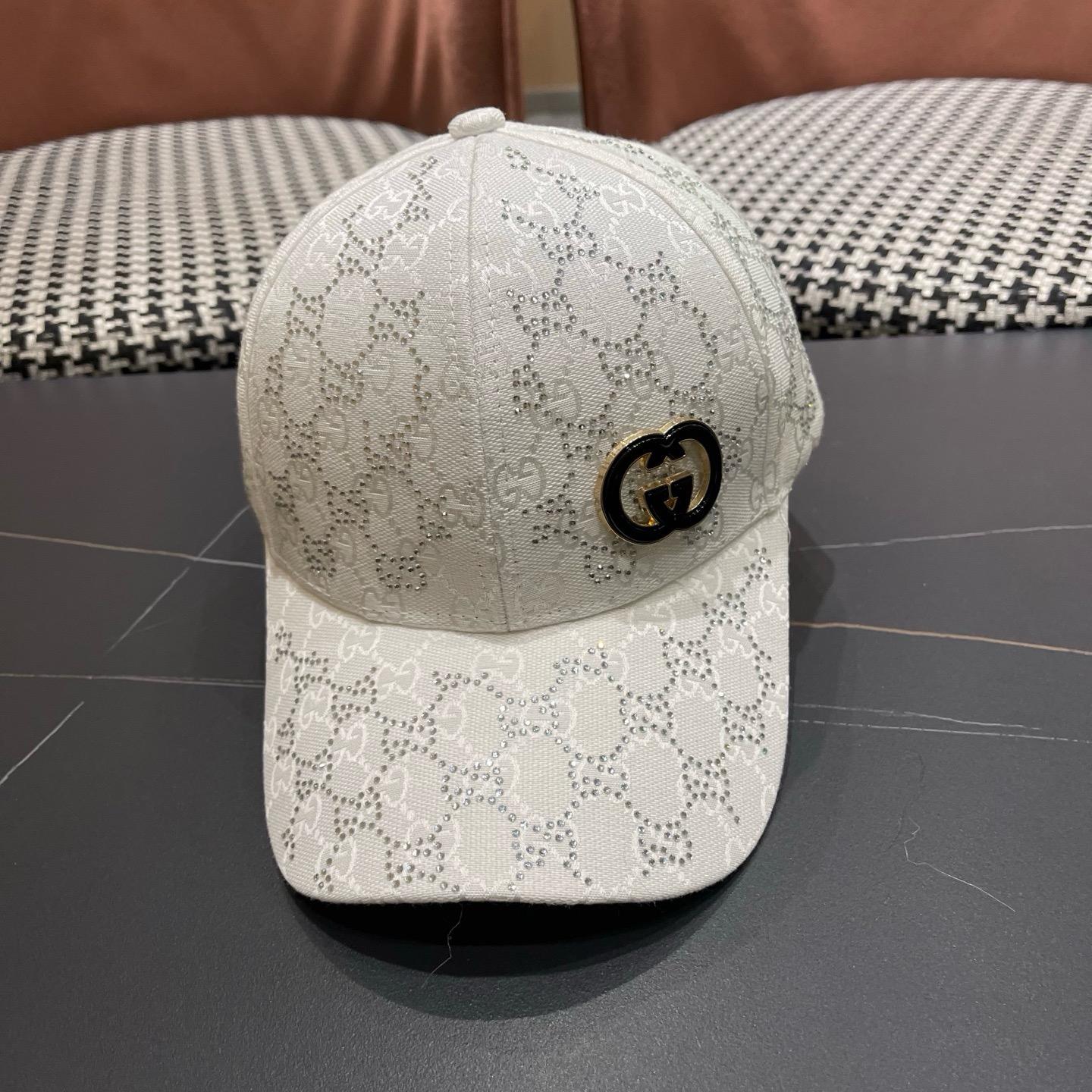 GUCCI古奇棒球帽 2025新款 工艺非常精美 带钻高档大气上档次！低调奢华，方便携带！