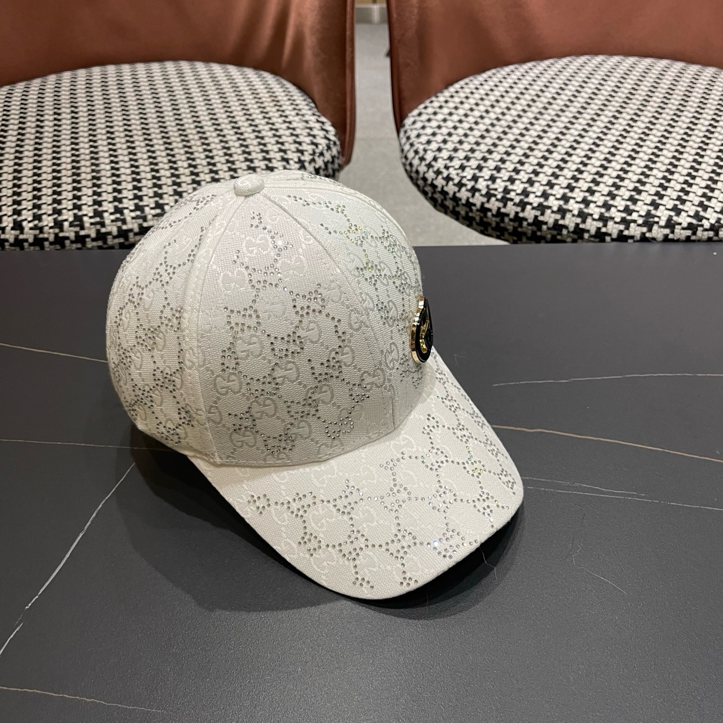 GUCCI古奇棒球帽 2025新款 工艺非常精美 带钻高档大气上档次！低调奢华，方便携带！