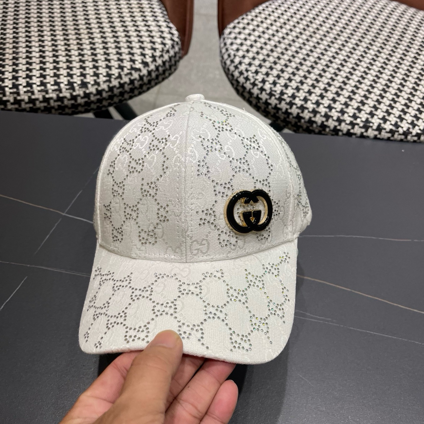 GUCCI古奇棒球帽 2025新款 工艺非常精美 带钻高档大气上档次！低调奢华，方便携带！