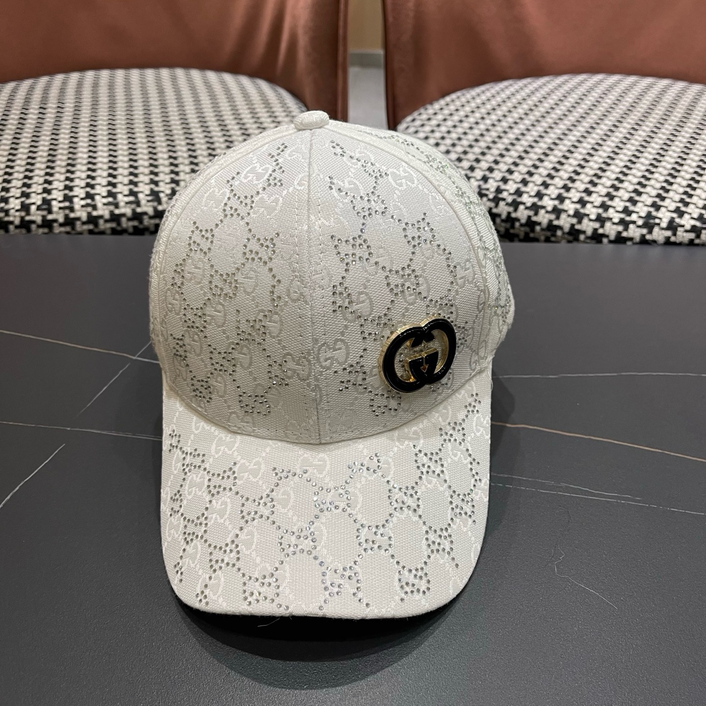 GUCCI古奇棒球帽 2025新款 工艺非常精美 带钻高档大气上档次！低调奢华，方便携带！