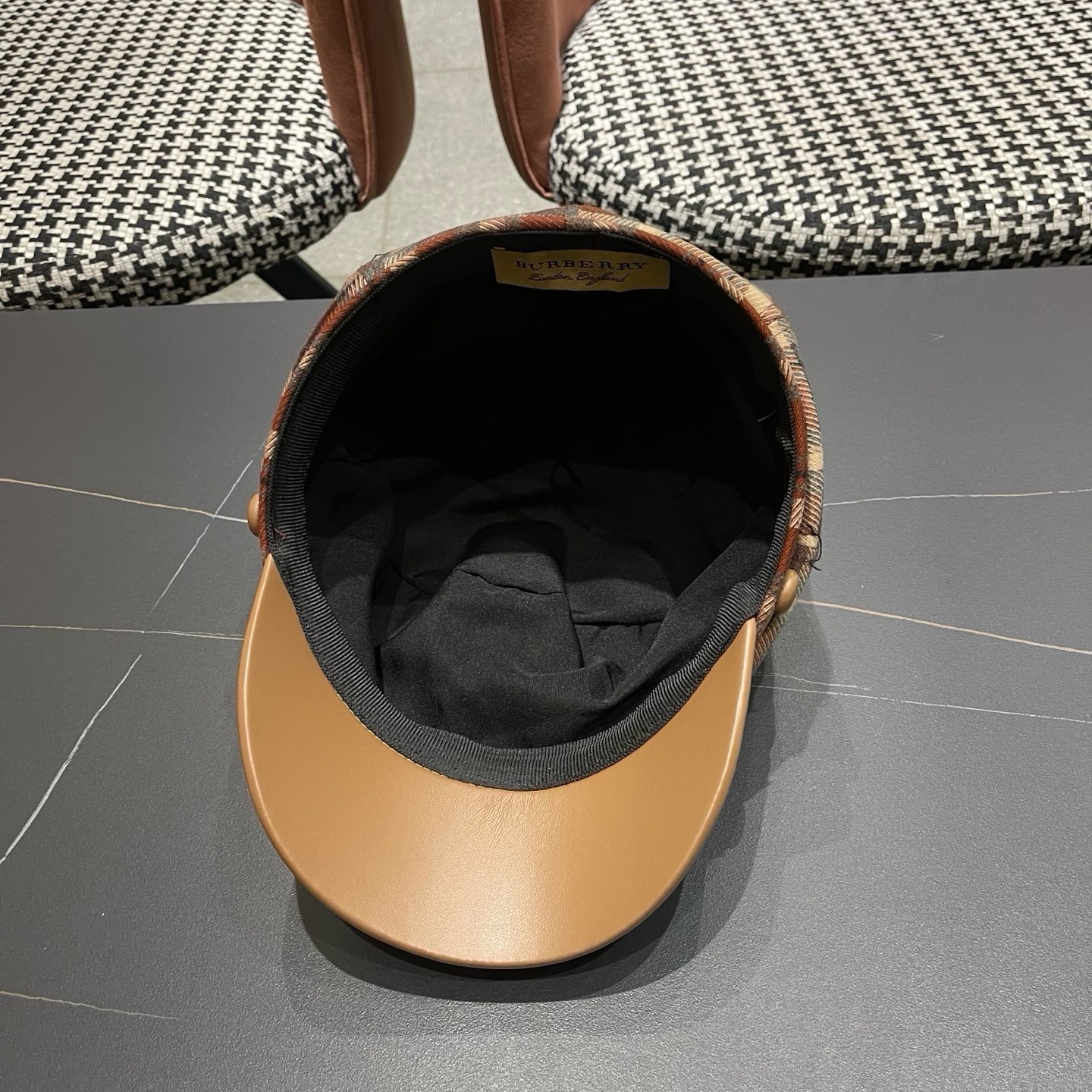 巴宝莉BURBERRY 秋冬季格子八角帽女显脸小复古鸭舌贝雷帽画家报童帽百搭
