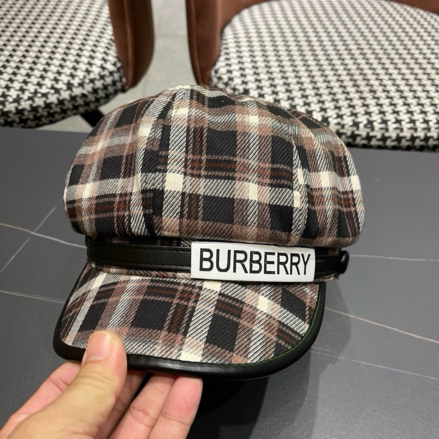 巴宝莉BURBERRY 秋冬季格子八角帽女显脸小复古鸭舌贝雷帽画家报童帽百搭