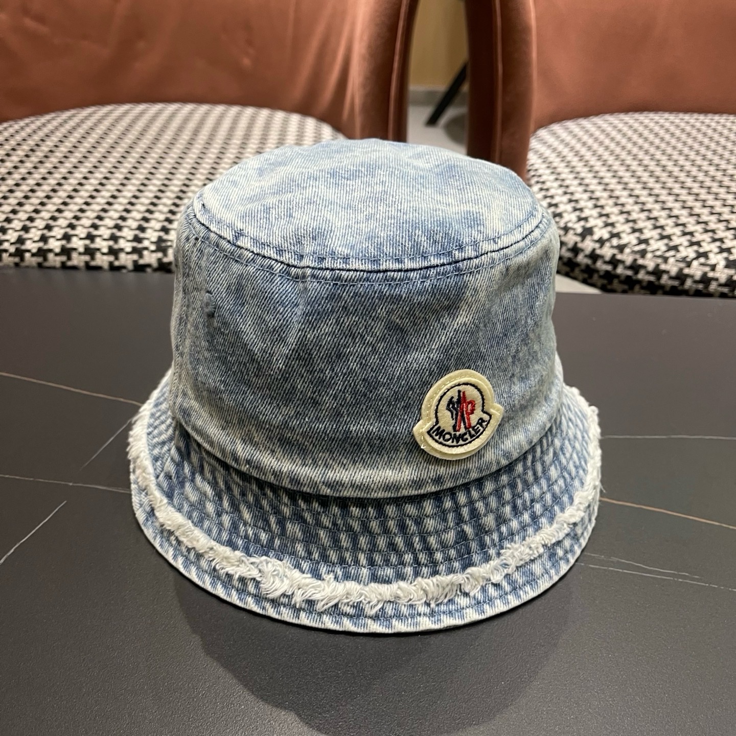 MONCLER（蒙口）帽子女款新款毛边牛仔渐变渔夫帽女大头围显脸小盆帽潮