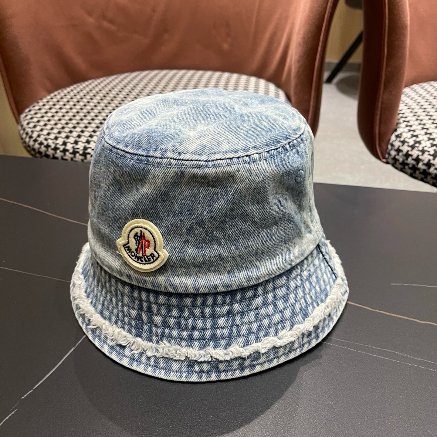 MONCLER（蒙口）帽子女款新款毛边牛仔渐变渔夫帽女大头围显脸小盆帽潮