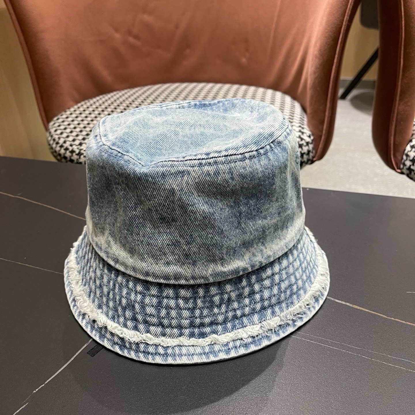 MONCLER（蒙口）帽子女款新款毛边牛仔渐变渔夫帽女大头围显脸小盆帽潮