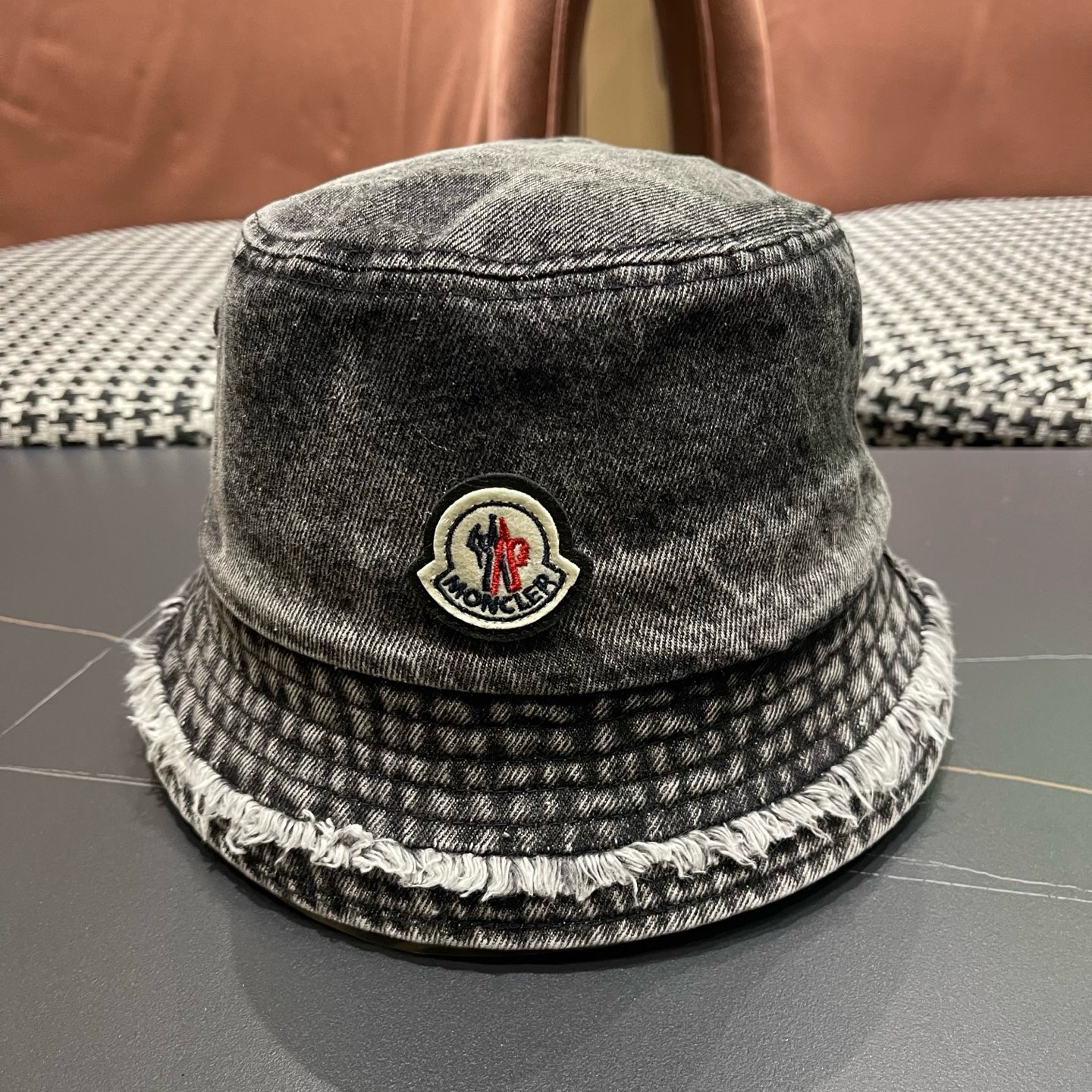 MONCLER（蒙口）帽子女款新款毛边牛仔渐变渔夫帽女大头围显脸小盆帽潮