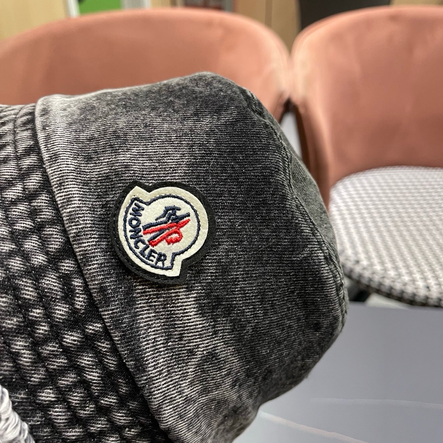 MONCLER（蒙口）帽子女款新款毛边牛仔渐变渔夫帽女大头围显脸小盆帽潮