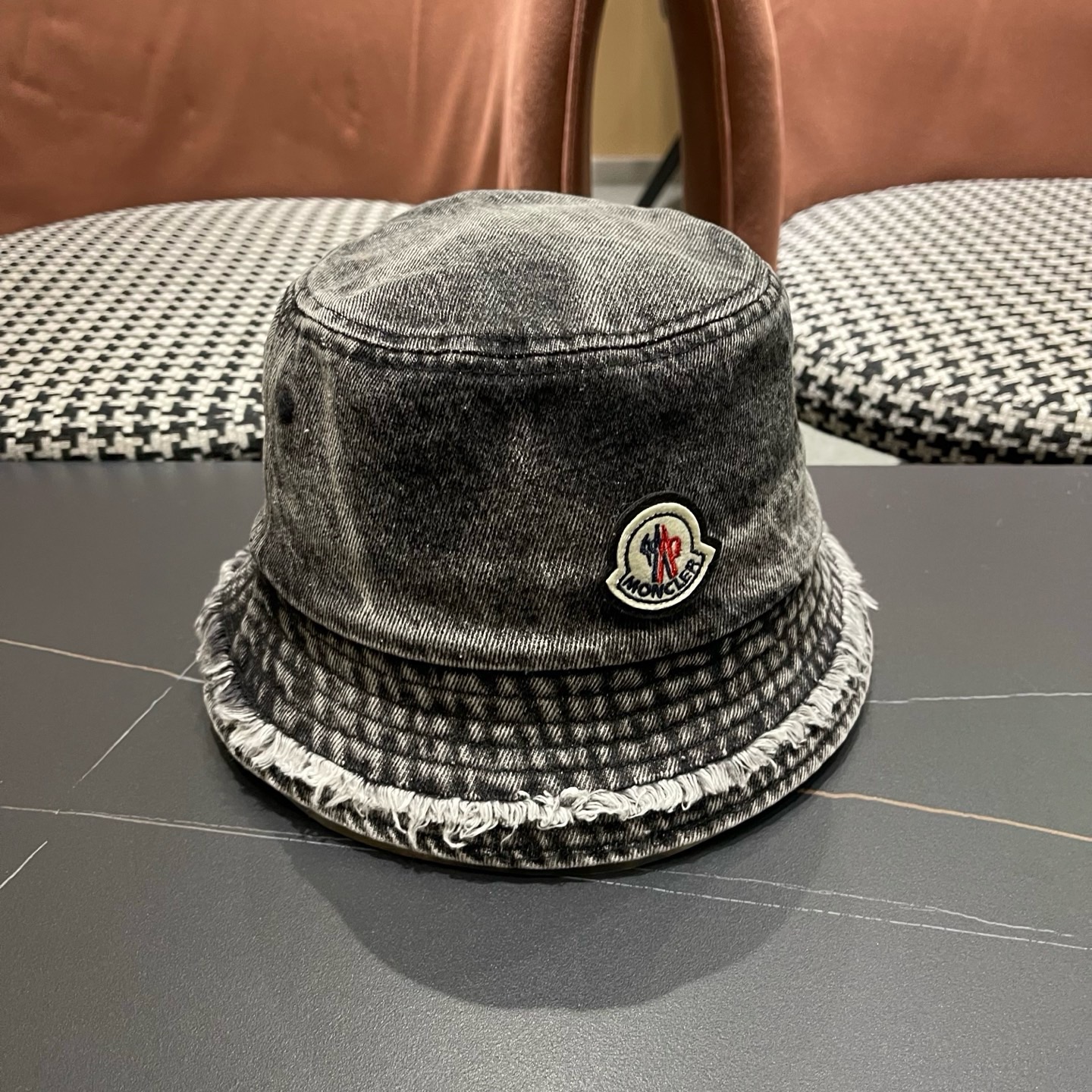 MONCLER（蒙口）帽子女款新款毛边牛仔渐变渔夫帽女大头围显脸小盆帽潮