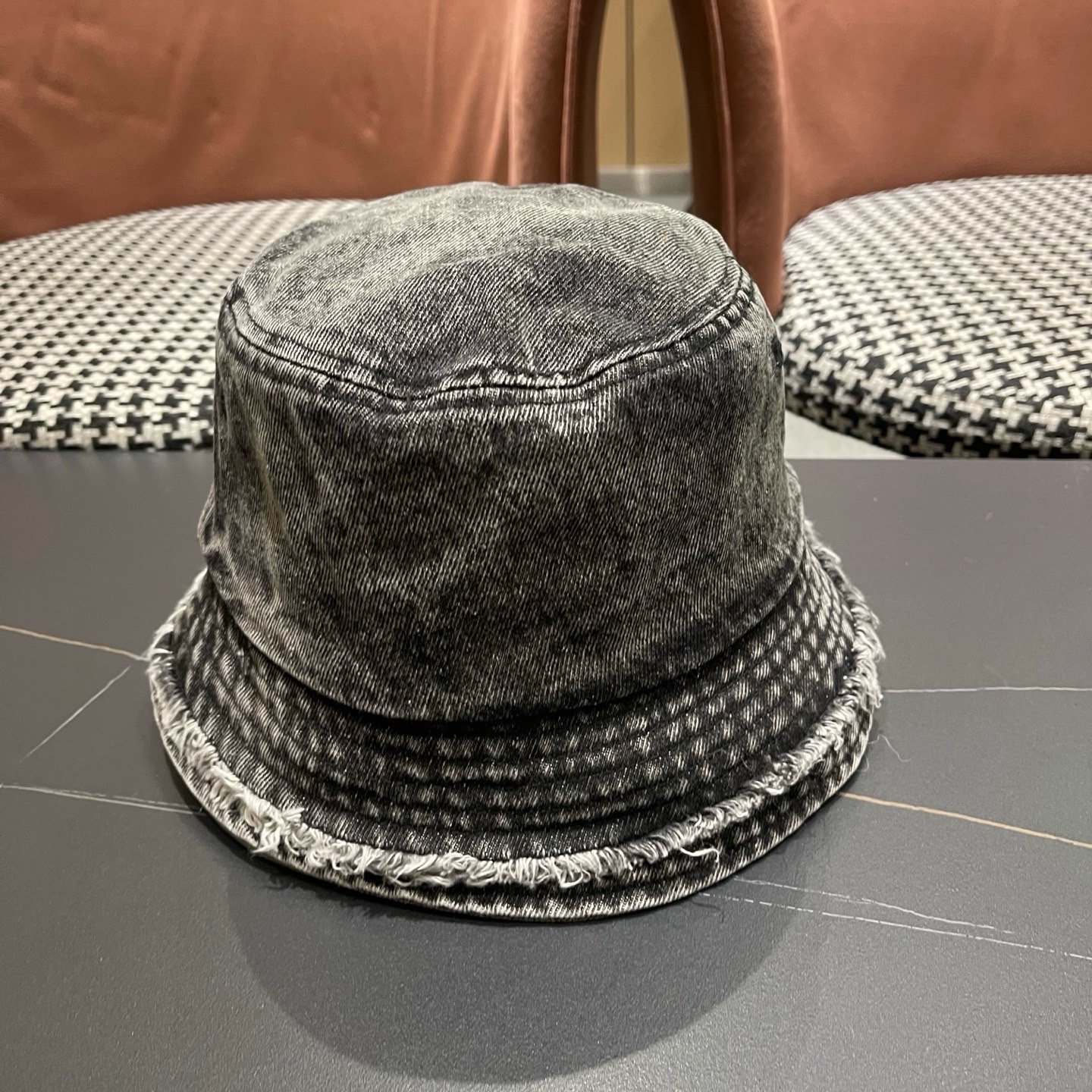 MONCLER（蒙口）帽子女款新款毛边牛仔渐变渔夫帽女大头围显脸小盆帽潮