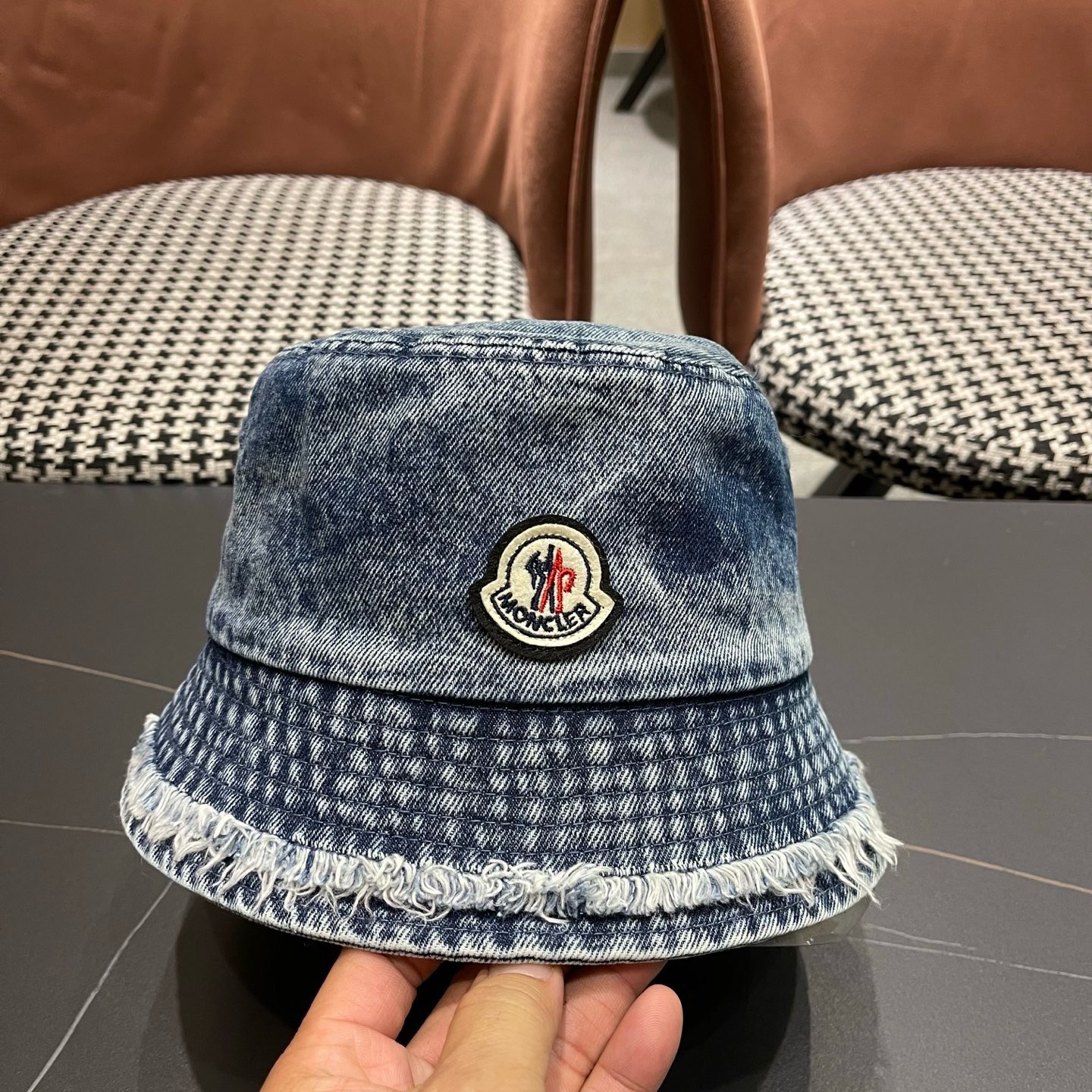 MONCLER（蒙口）帽子女款新款毛边牛仔渐变渔夫帽女大头围显脸小盆帽潮