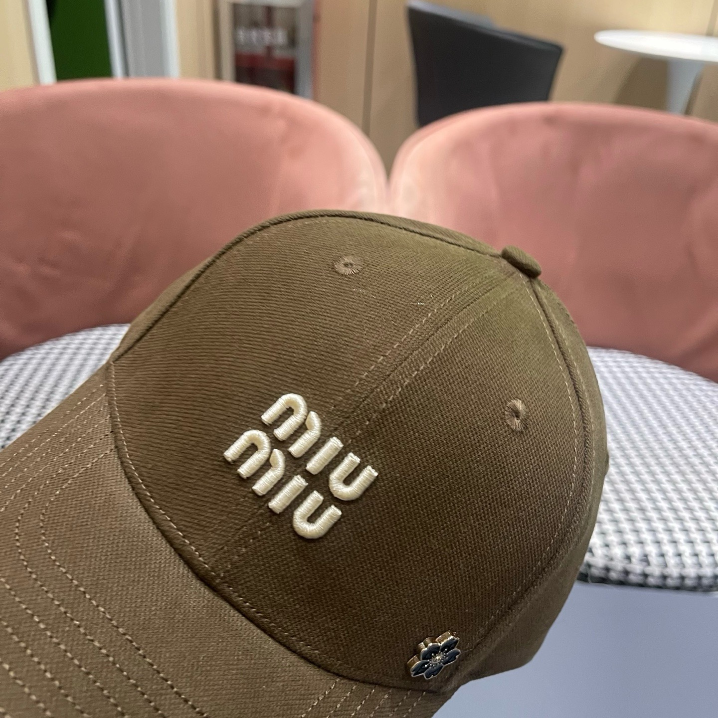 谬谬mium 原单新款纯棒球帽，👍👍正品开模订制，原版做工细致质量超赞！偶尔换换感觉真的太棒了