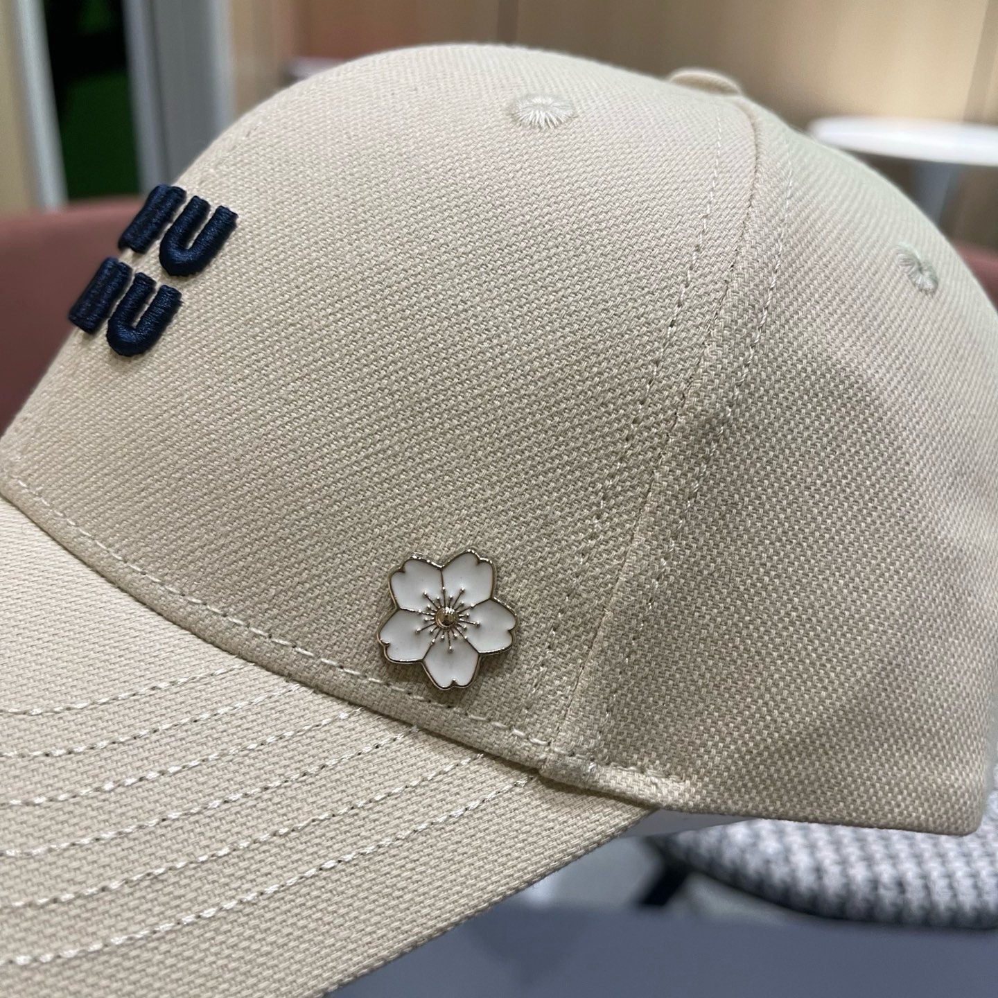 谬谬mium 原单新款纯棒球帽，👍👍正品开模订制，原版做工细致质量超赞！偶尔换换感觉真的太棒了