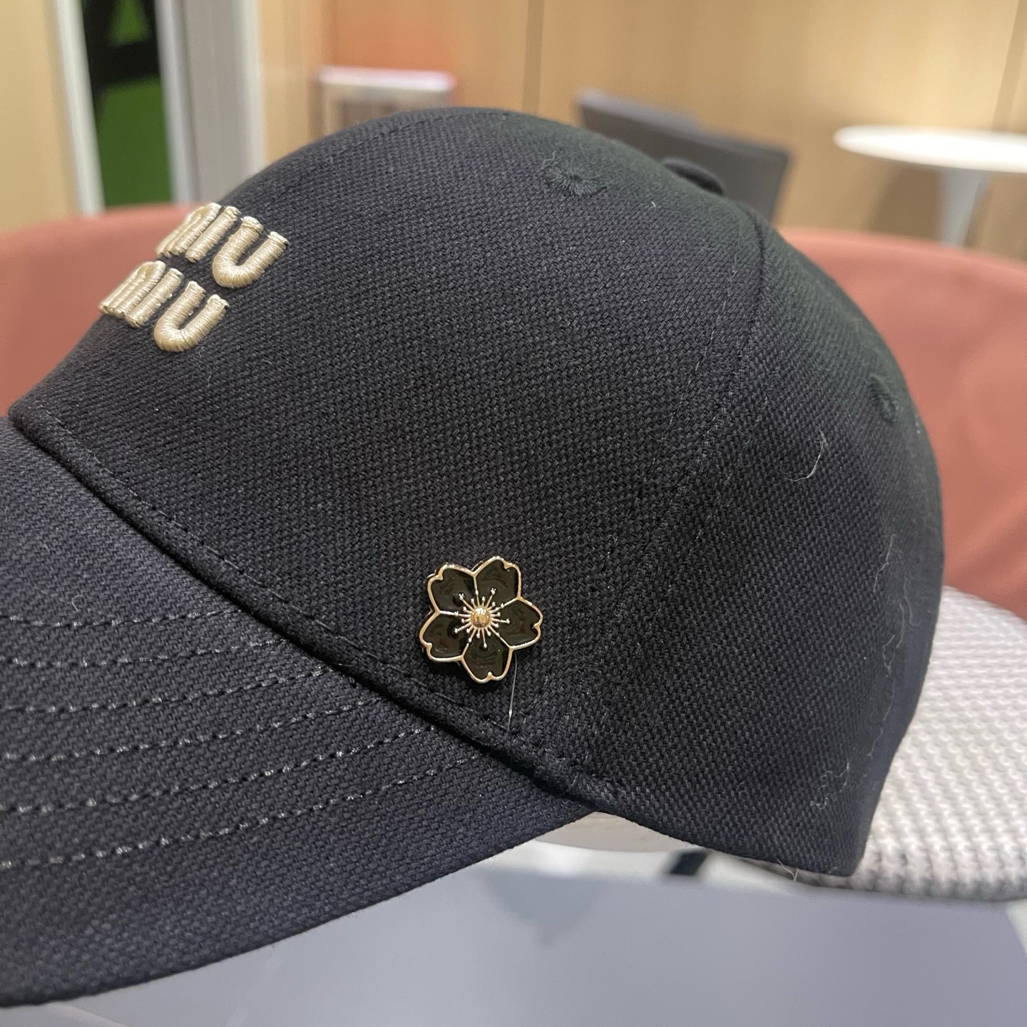 谬谬mium 原单新款纯棒球帽，👍👍正品开模订制，原版做工细致质量超赞！偶尔换换感觉真的太棒了