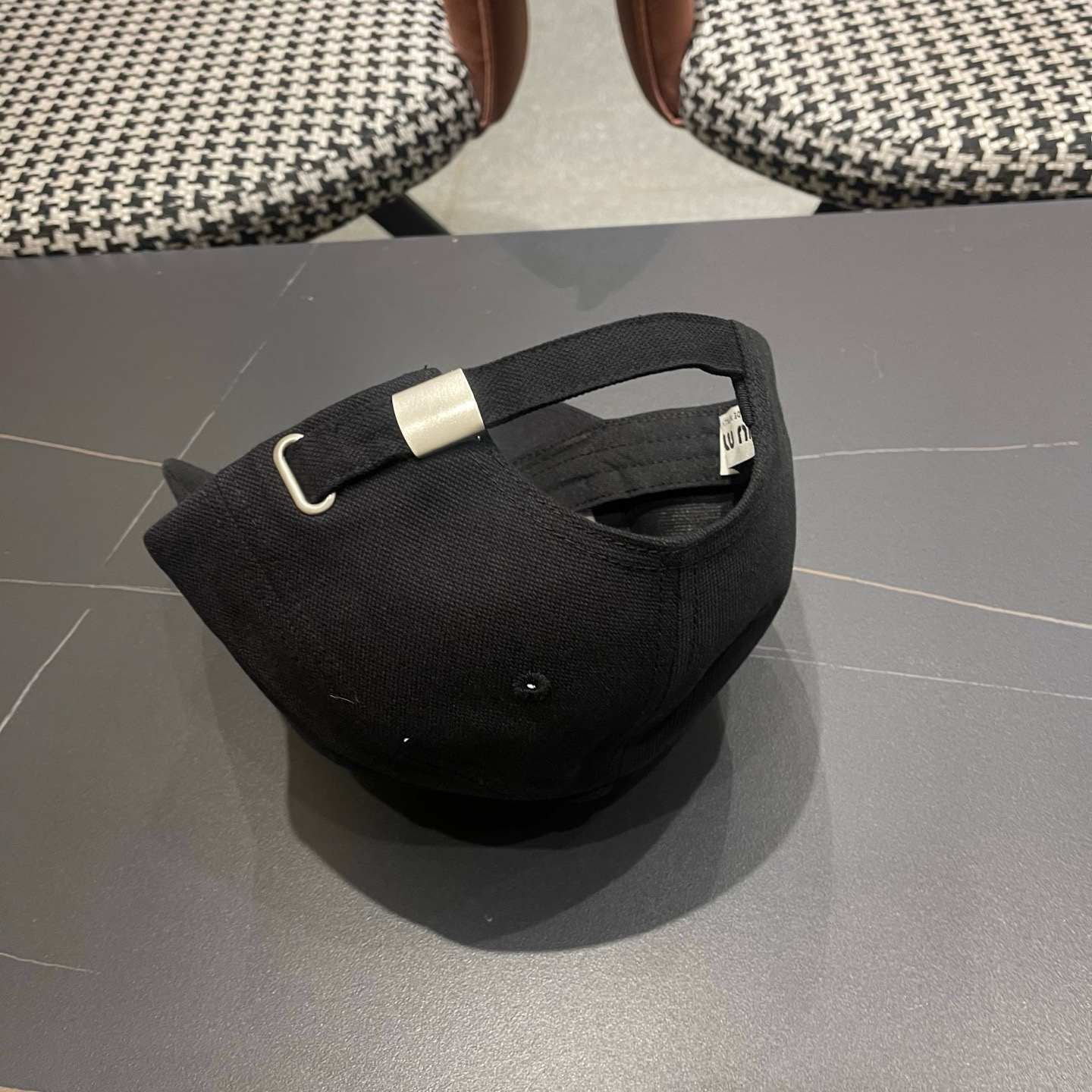 谬谬mium 原单新款纯棒球帽，👍👍正品开模订制，原版做工细致质量超赞！偶尔换换感觉真的太棒了