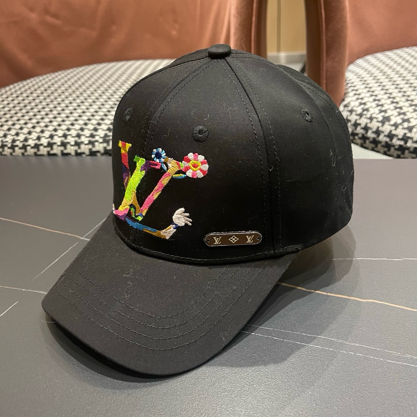 路易威登棒球帽LouisVuitton新款LV棒球帽，完美刺绣，高端大气，百搭款🤗男女通用！