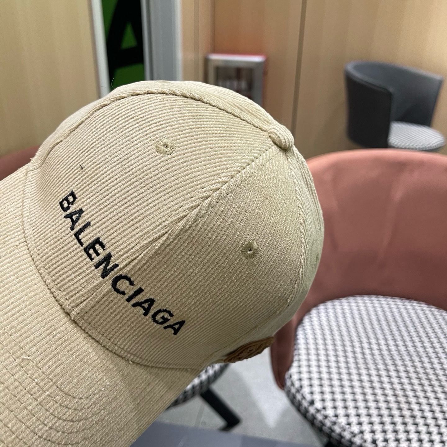 巴黎世家Balenciaga 秋冬版新款正式来袭，众明星款 巴黎世家 高档棒球帽，细节做工特别精致，专柜