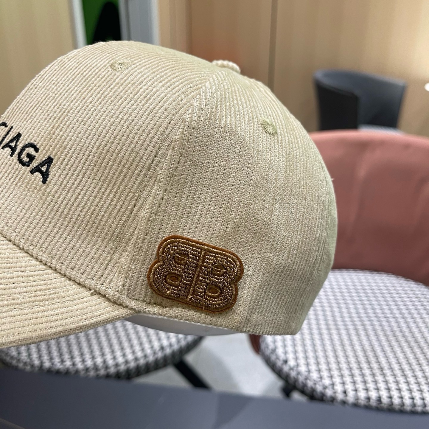 巴黎世家Balenciaga 秋冬版新款正式来袭，众明星款 巴黎世家 高档棒球帽，细节做工特别精致，专柜