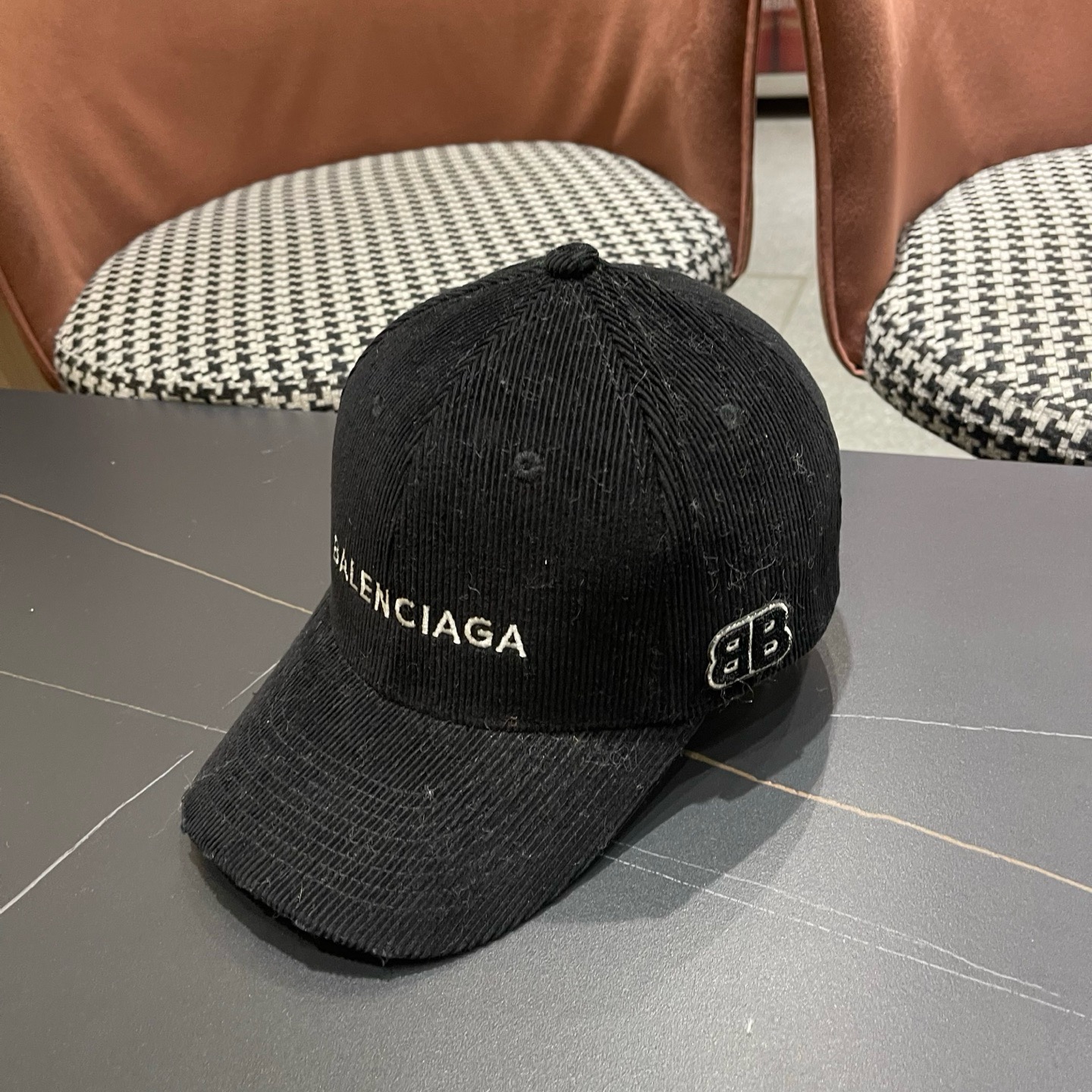 巴黎世家Balenciaga 秋冬版新款正式来袭，众明星款 巴黎世家 高档棒球帽，细节做工特别精致，专柜